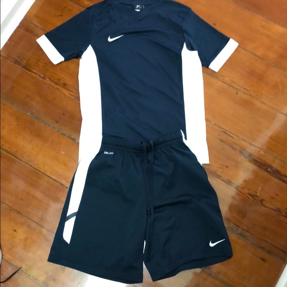 COPY - Boys Nike shirt and short set, size medium